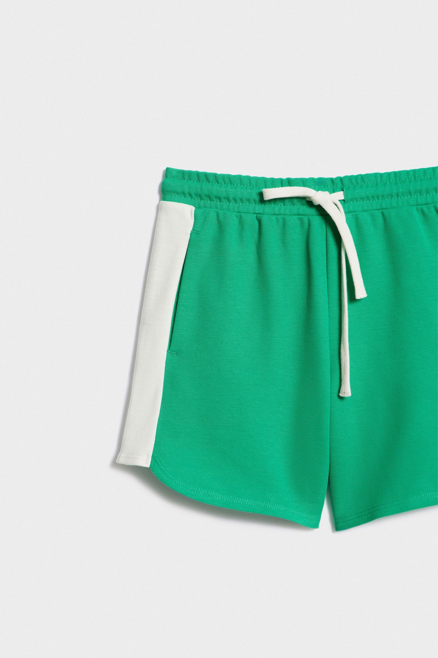BRIGHT GREEN