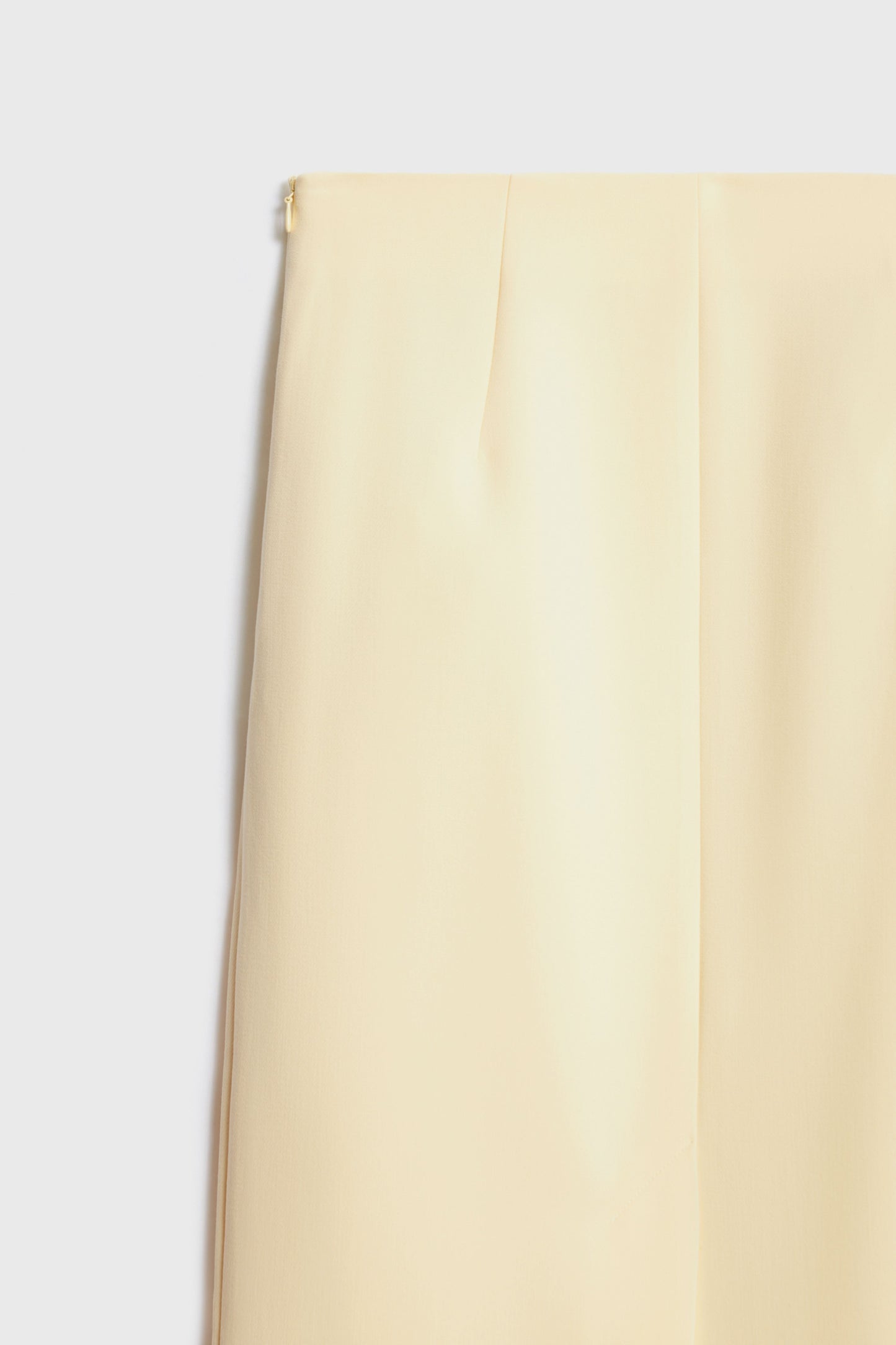 LIGHT YELLOW