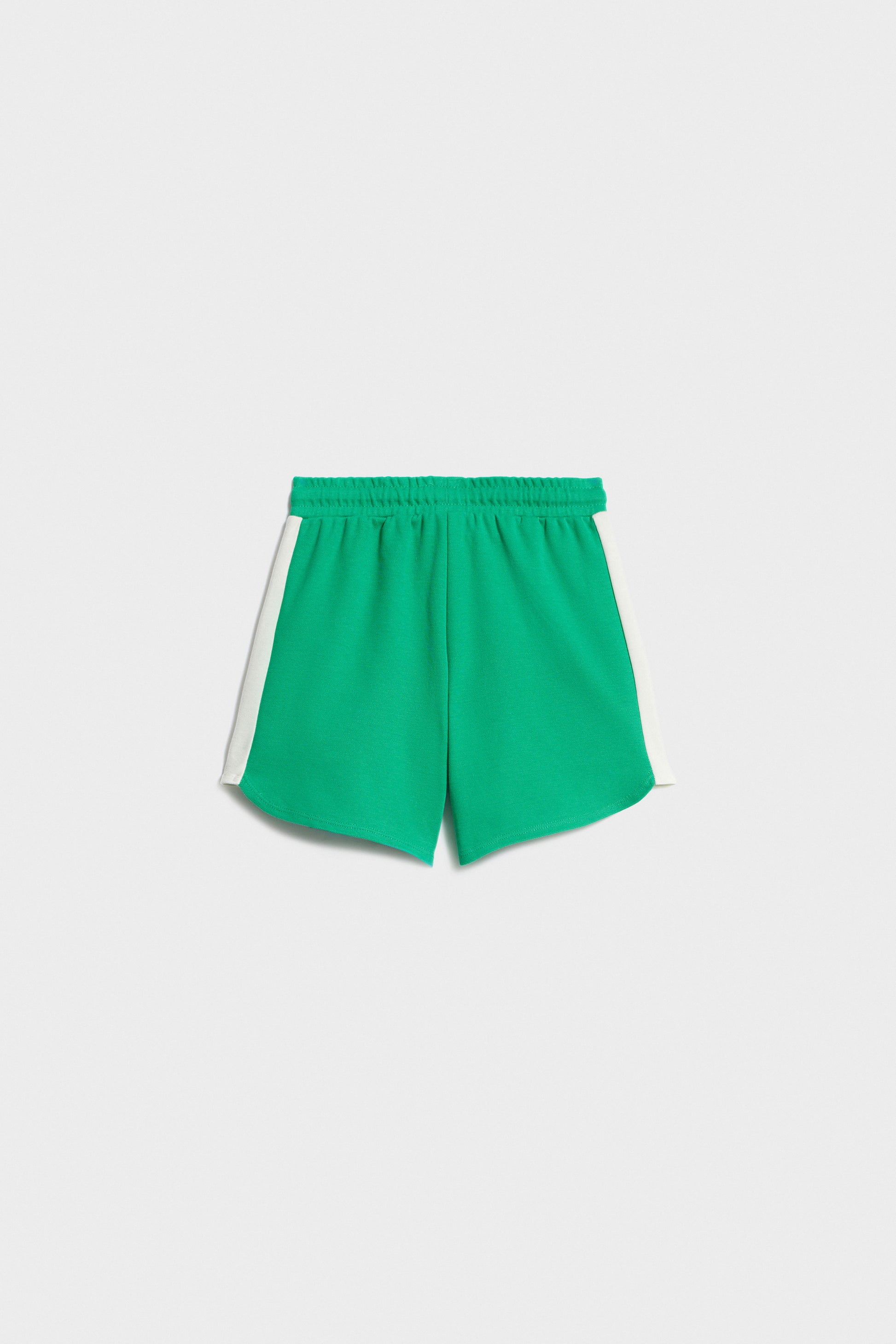 BRIGHT GREEN