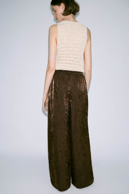 DARK BROWN