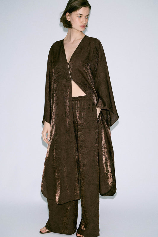 DARK BROWN