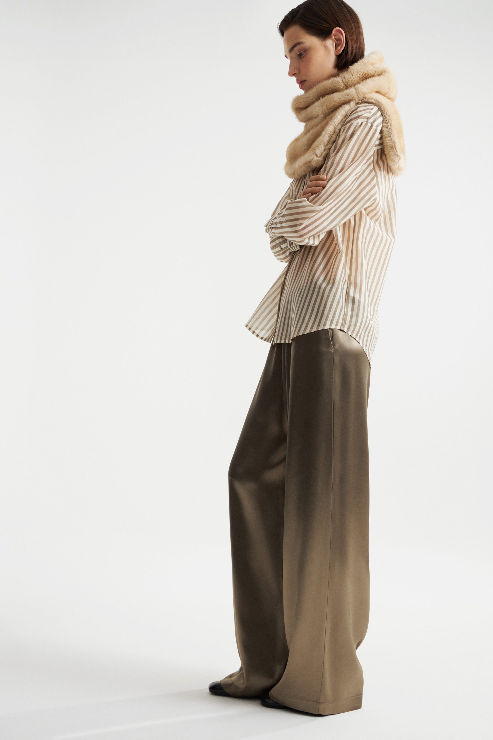 LIGHT KHAKI