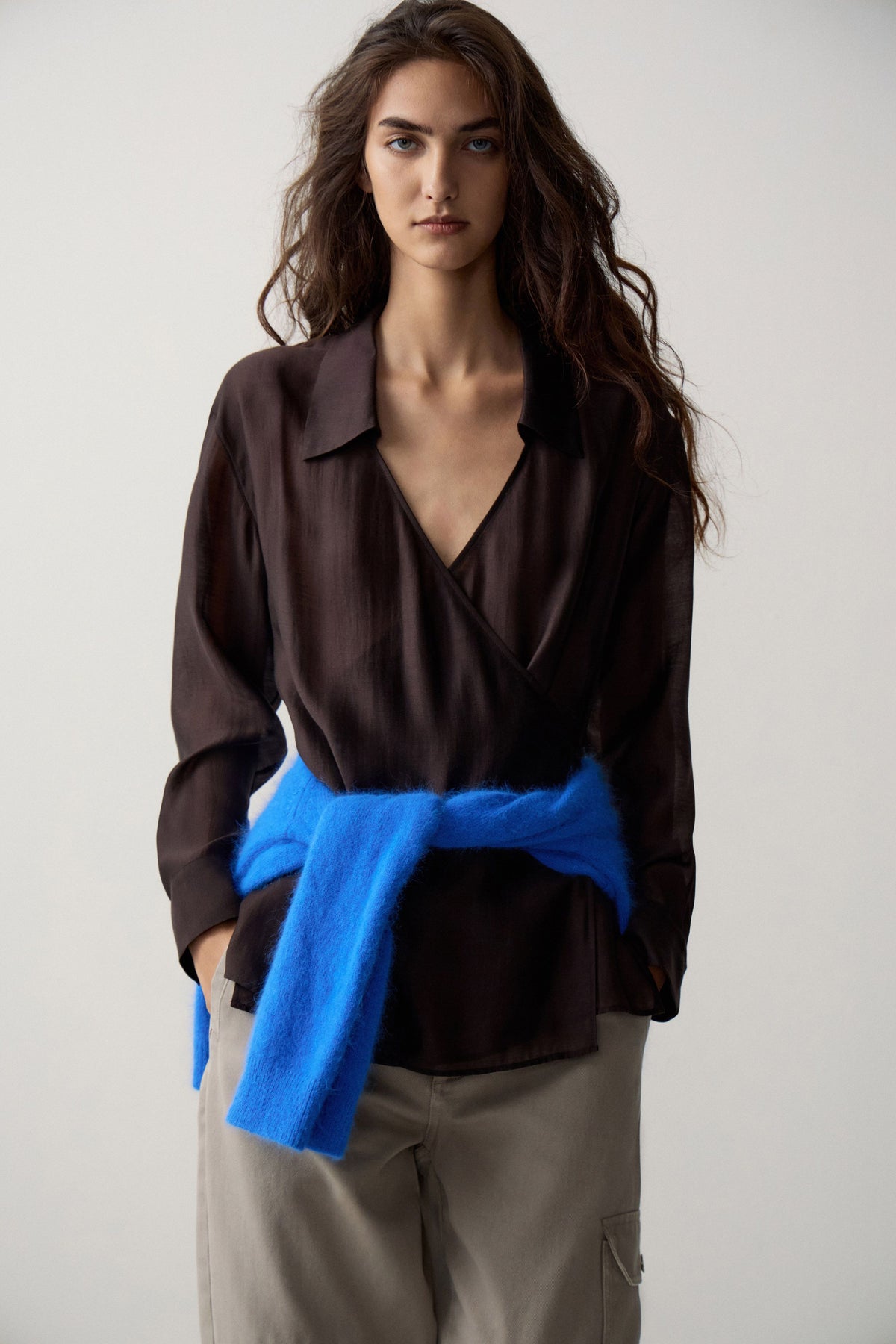 DARK BROWN