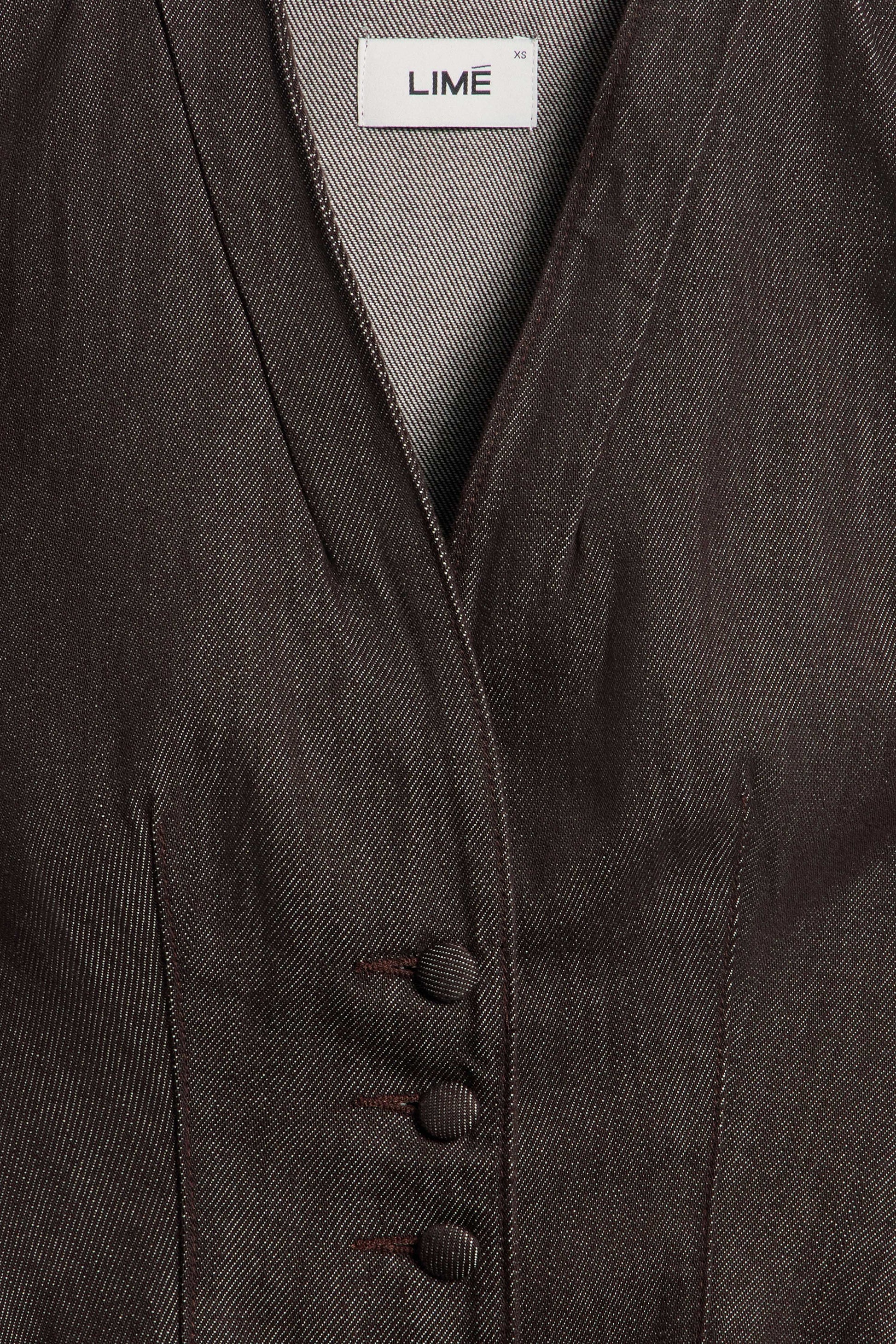 DARK BROWN