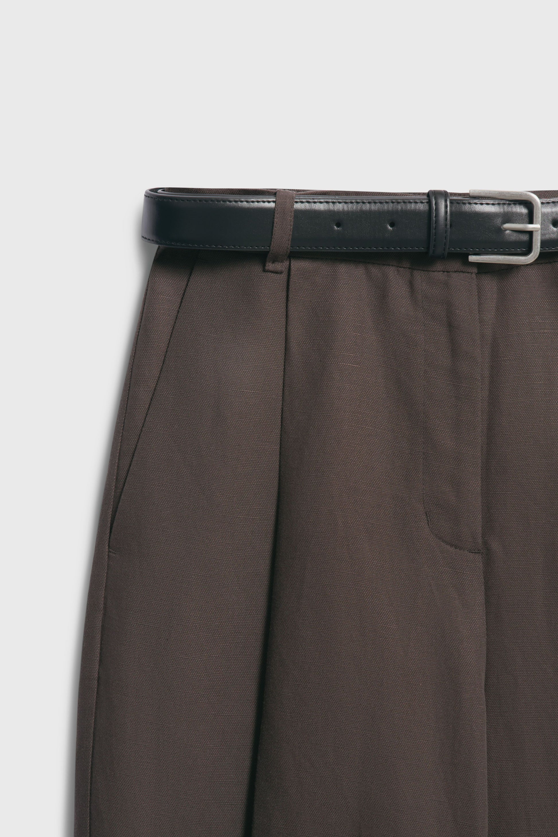 DARK BROWN
