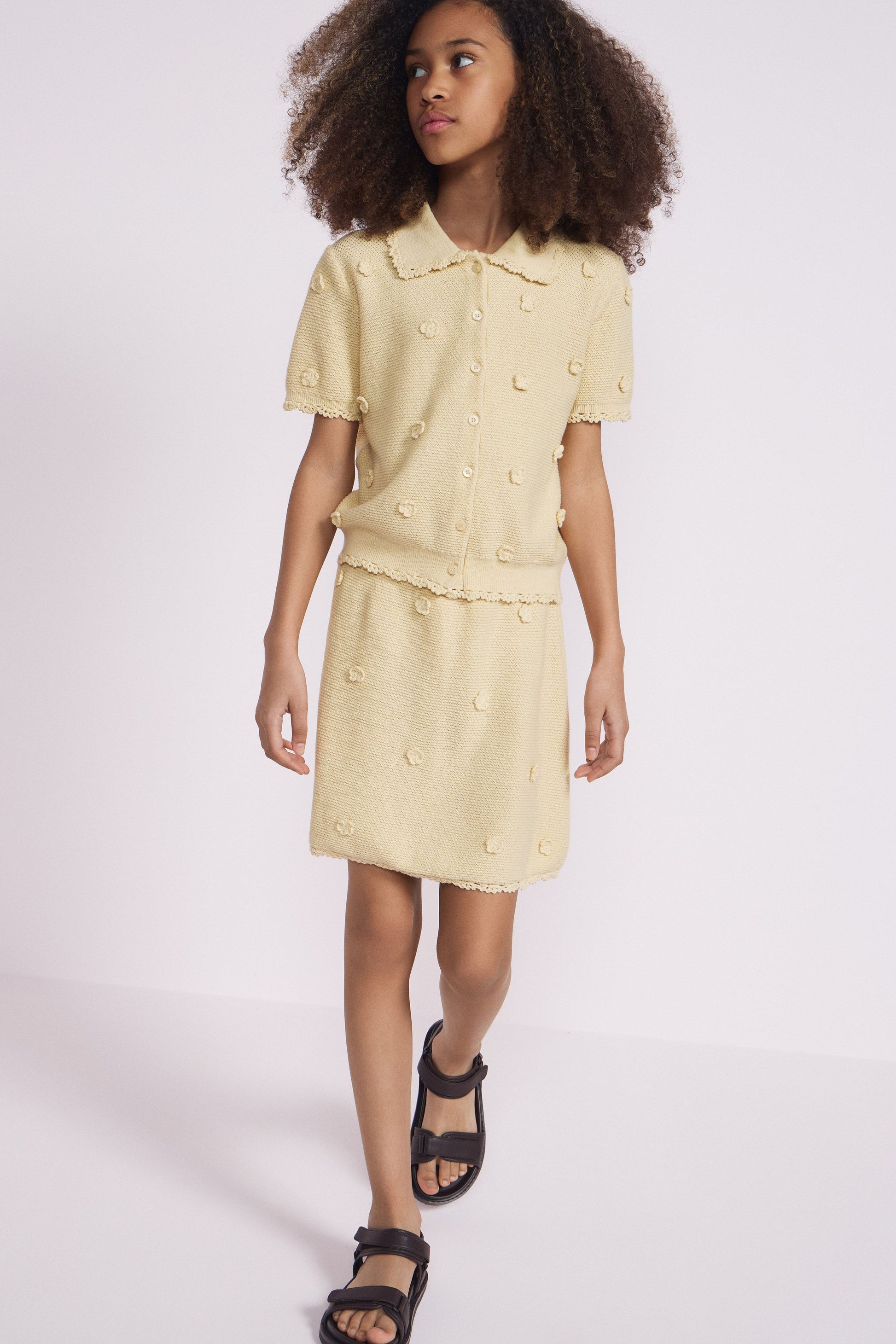 LIGHT YELLOW