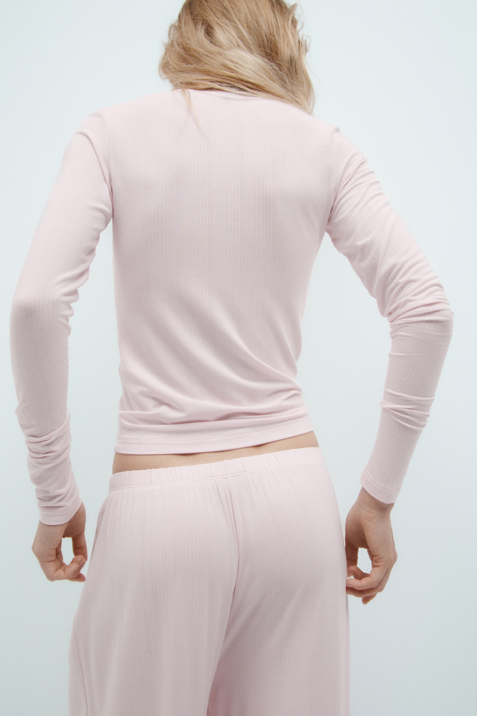 LIGHT PINK