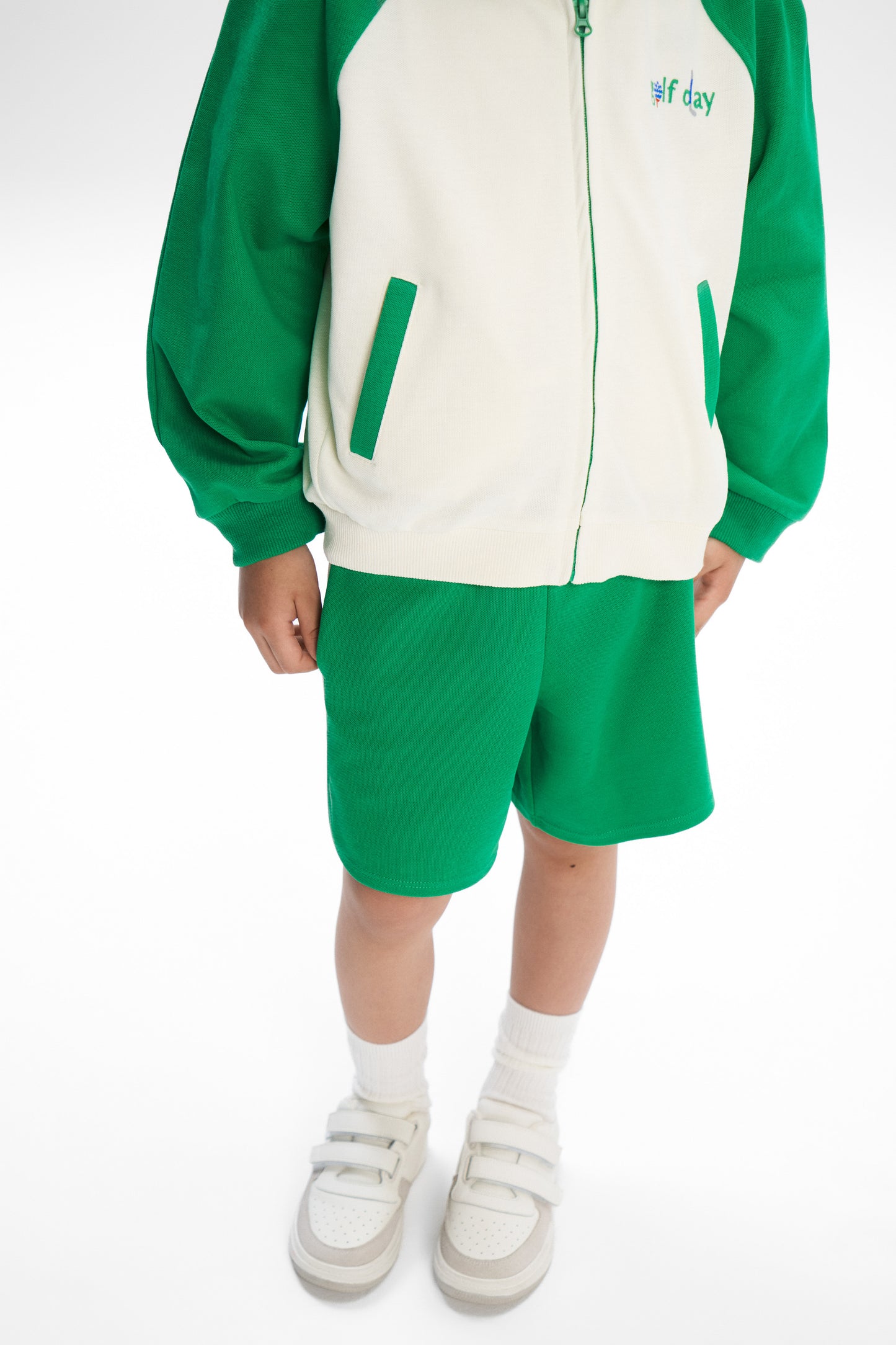 BRIGHT GREEN