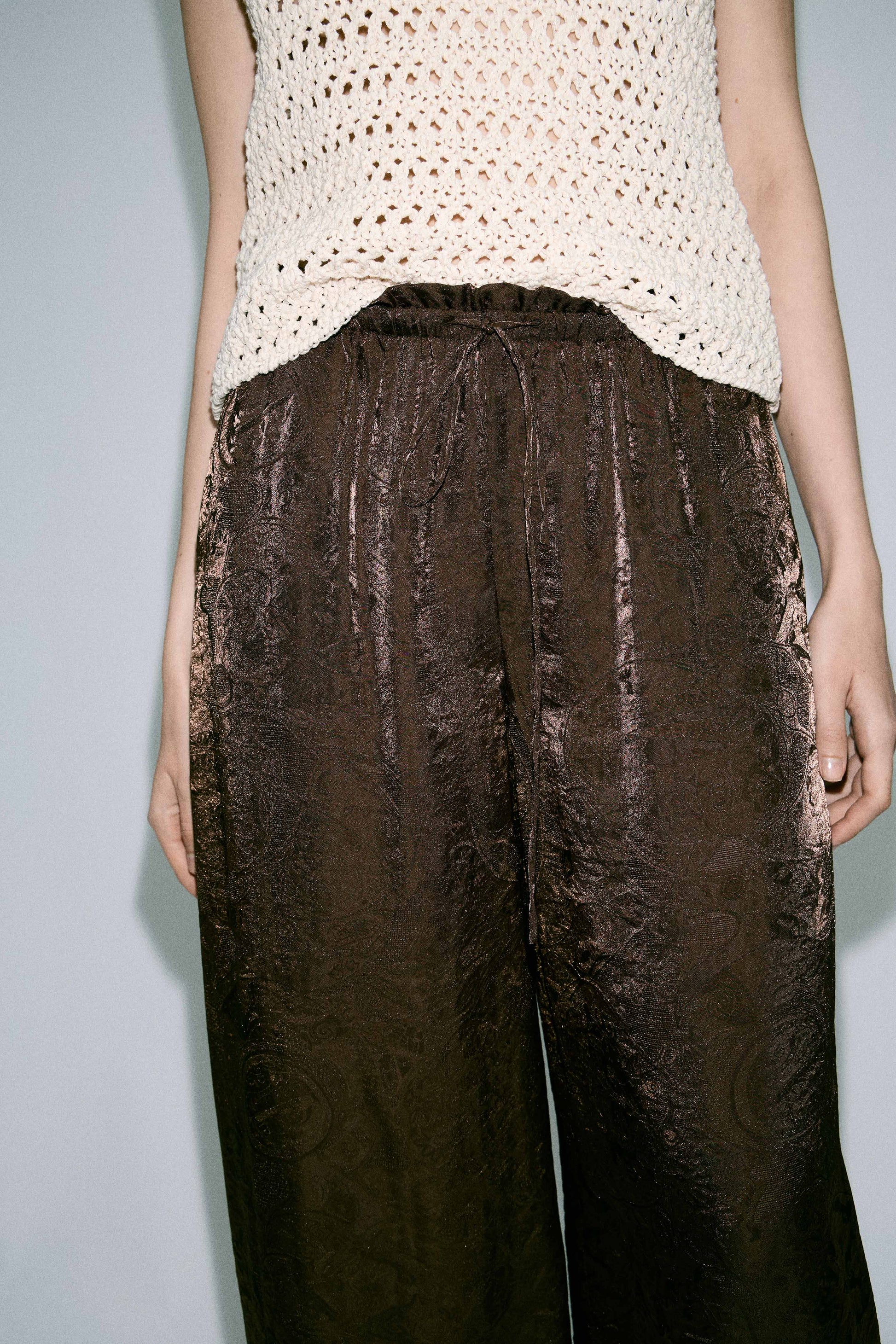 DARK BROWN
