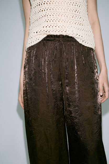 DARK BROWN