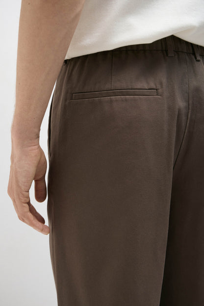 DARK BROWN