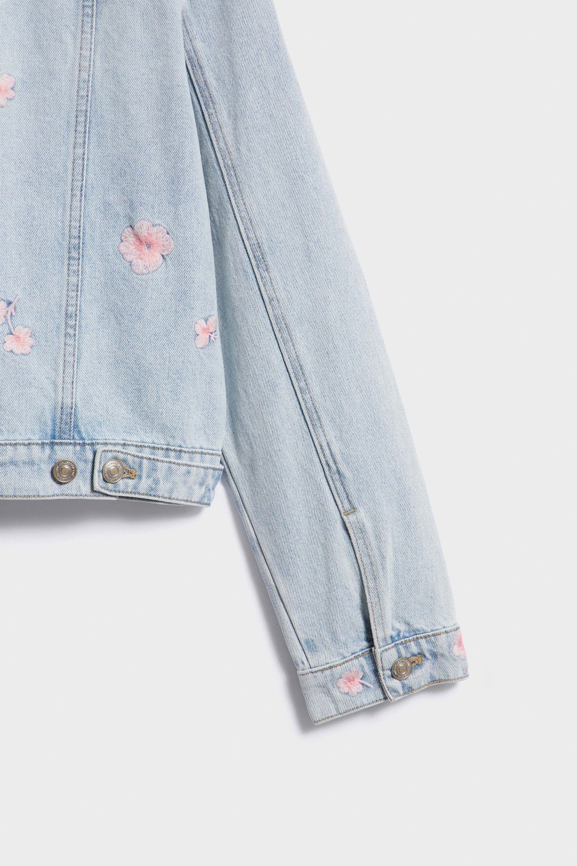VINTAGE BLUE