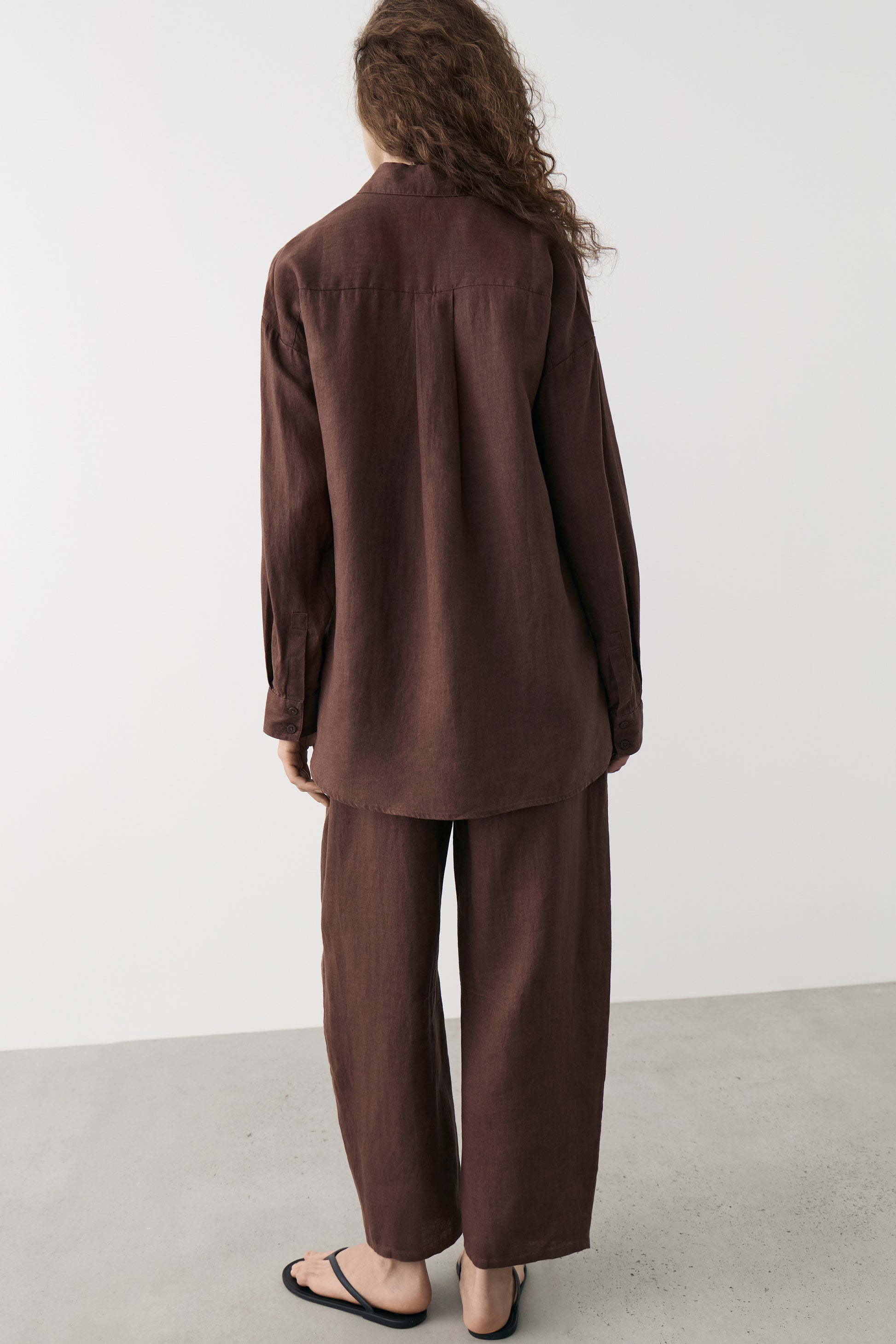 DARK BROWN
