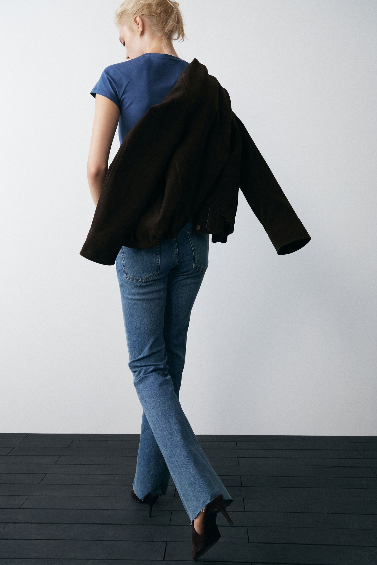 VINTAGE BLUE