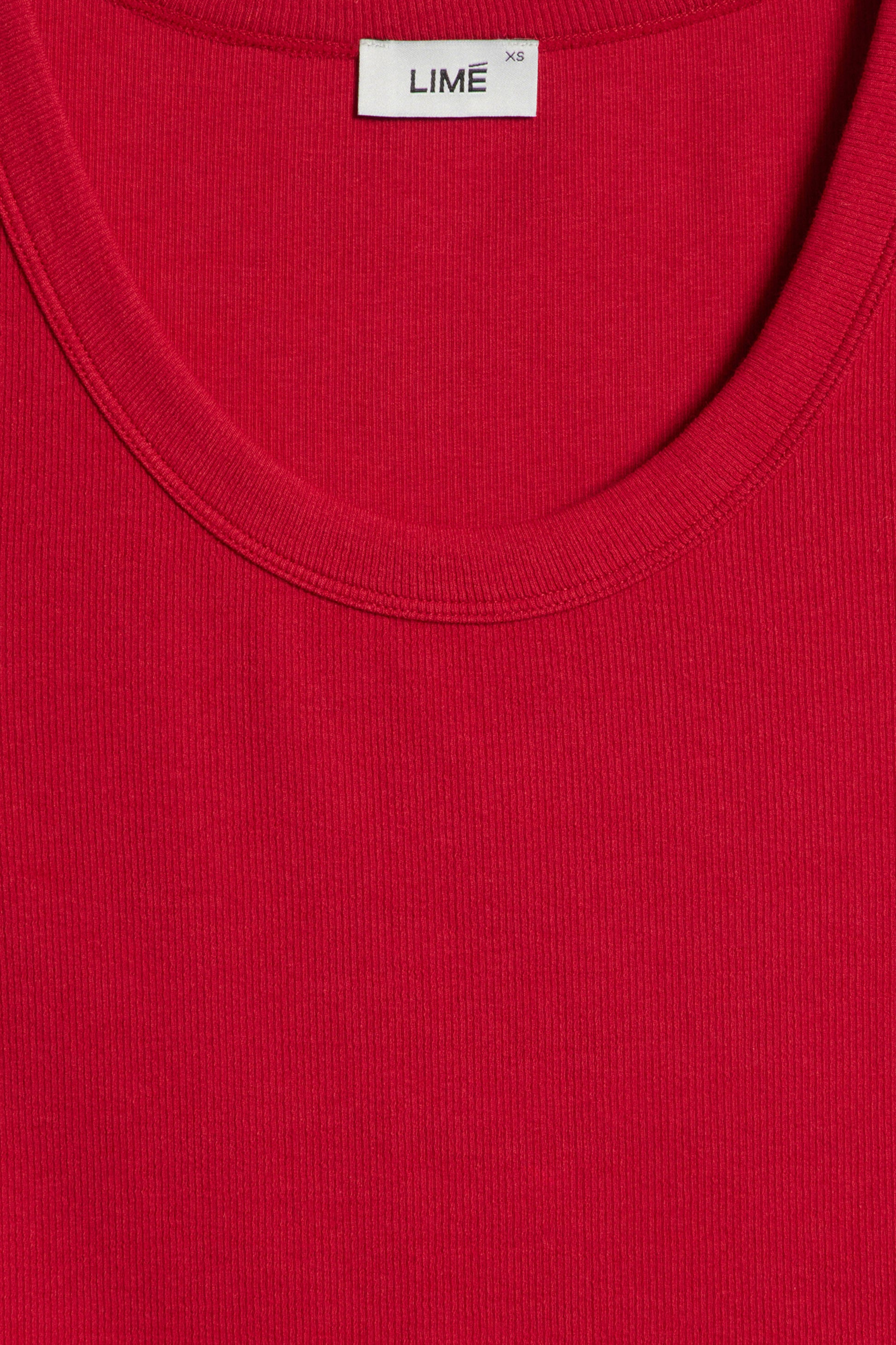 DARK RED