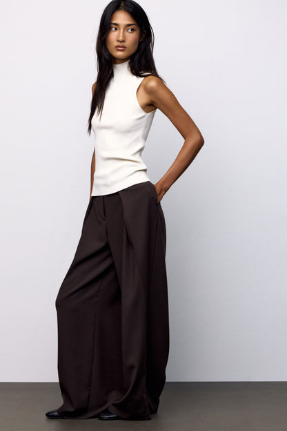 DARK BROWN