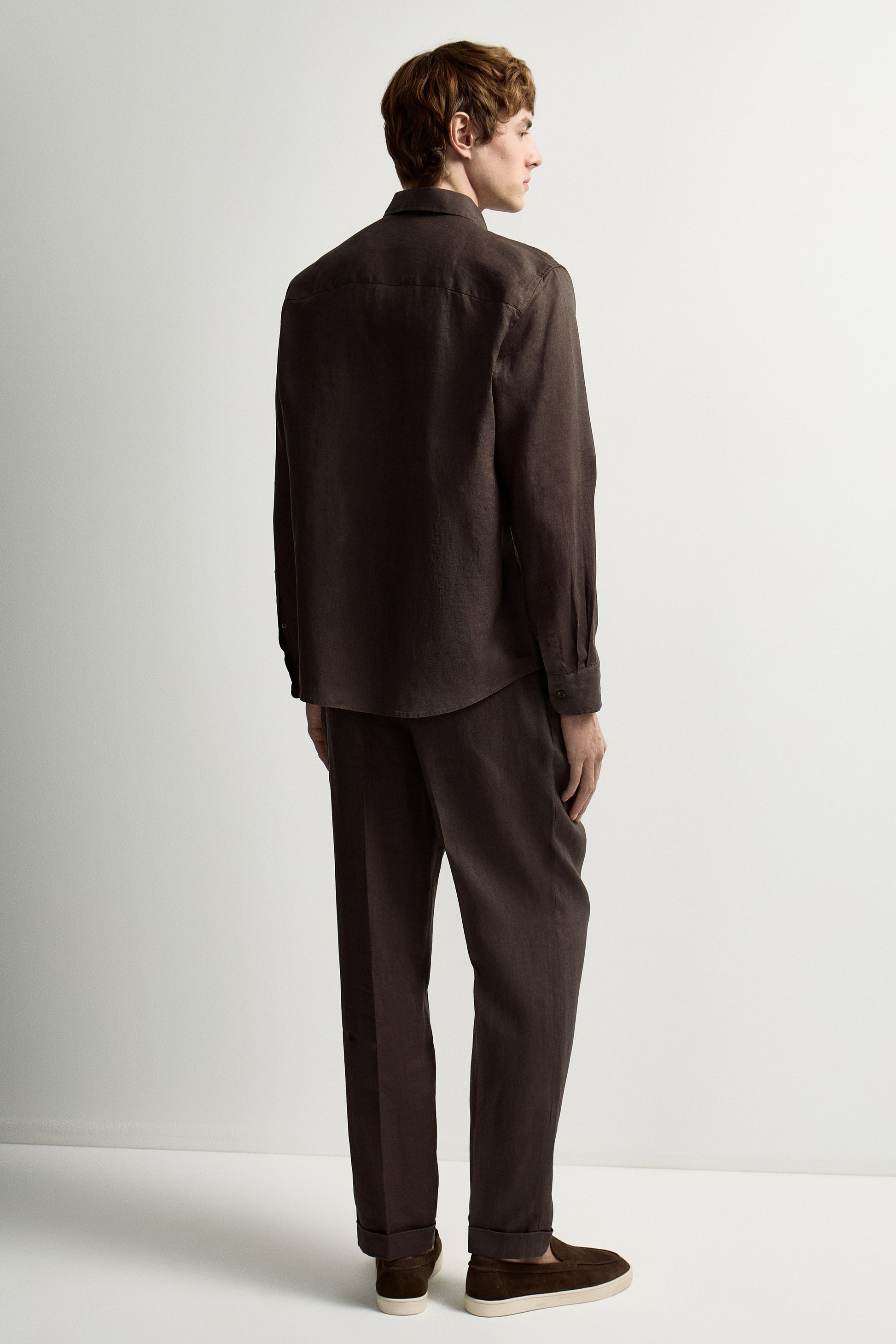 DARK BROWN