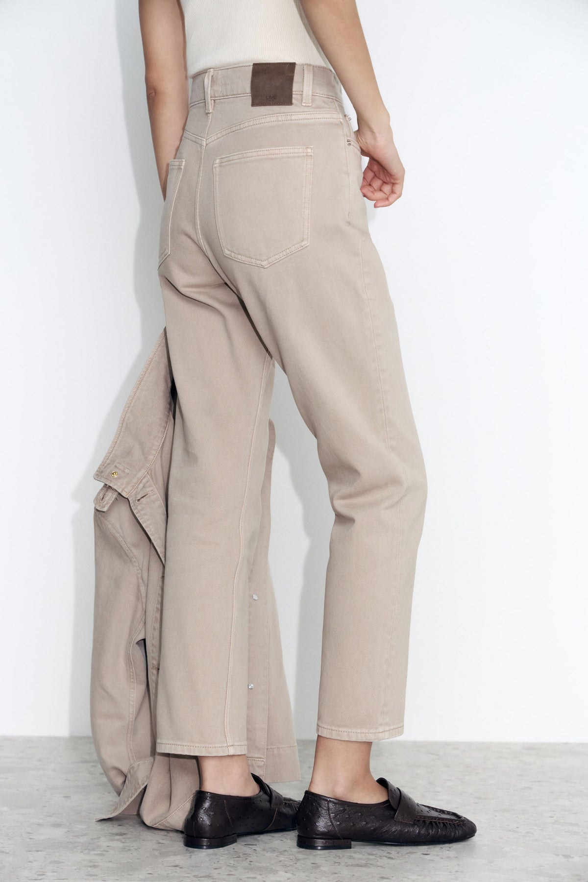BEIGE