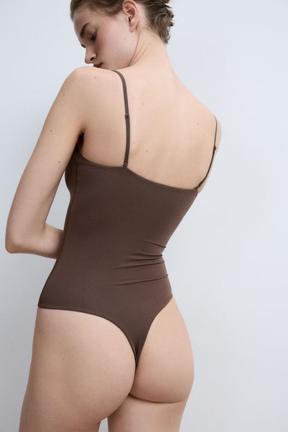 DARK BROWN