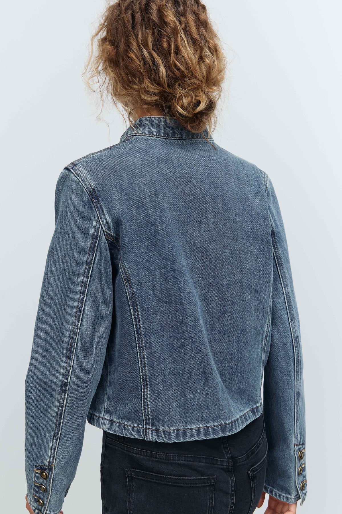 VINTAGE BLUE