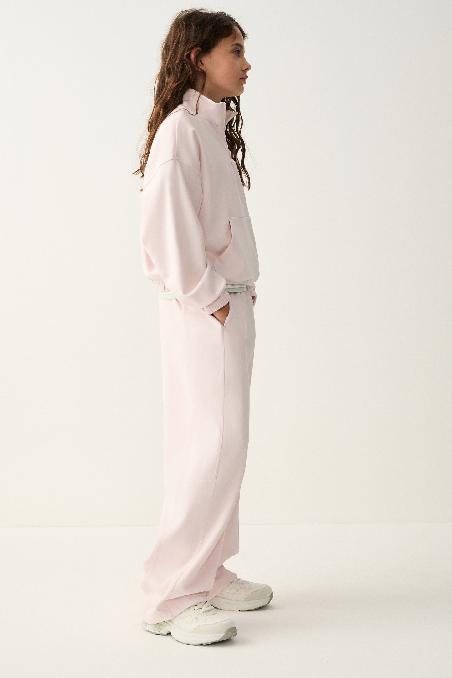LIGHT PINK