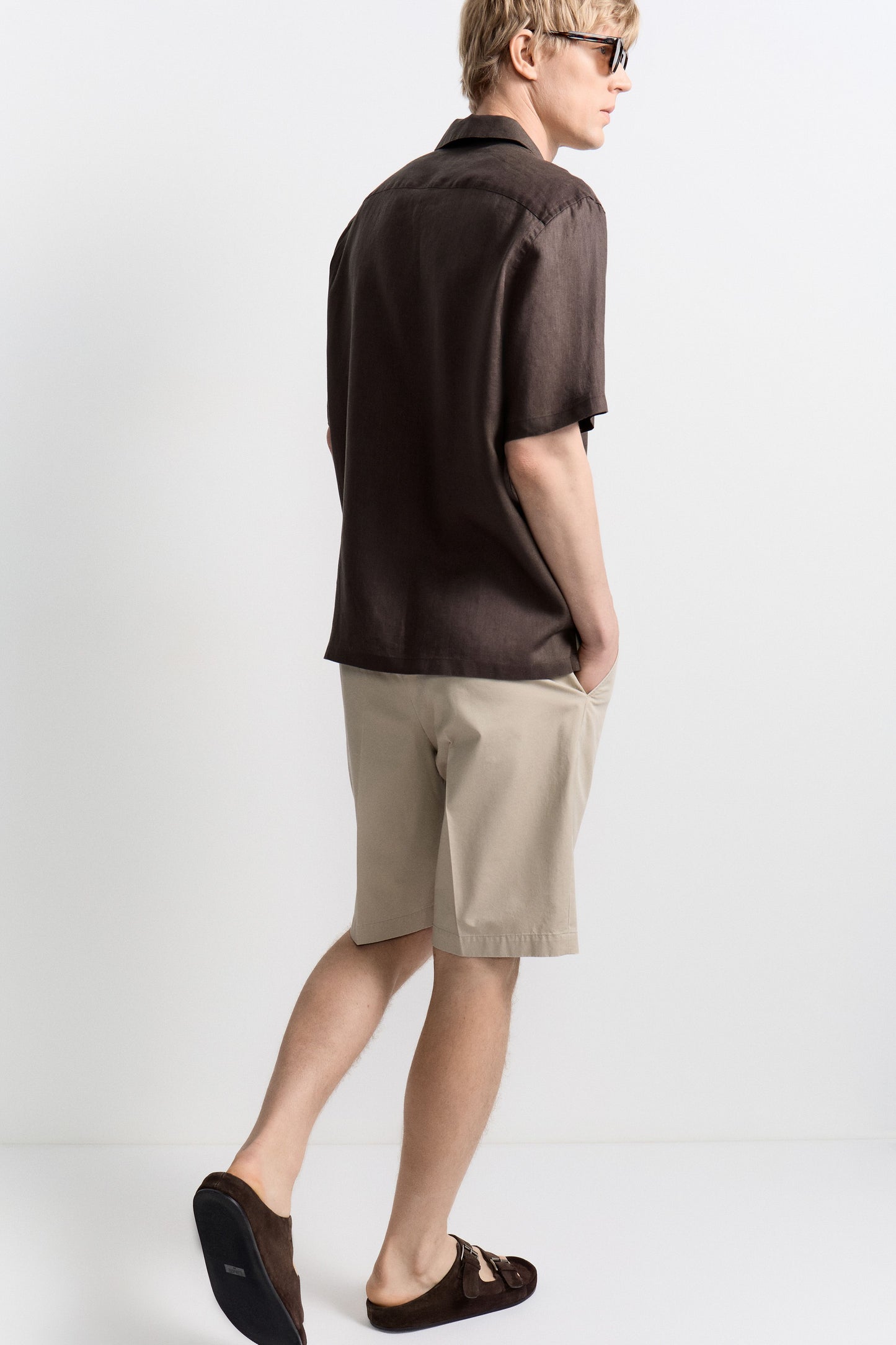 DARK BROWN