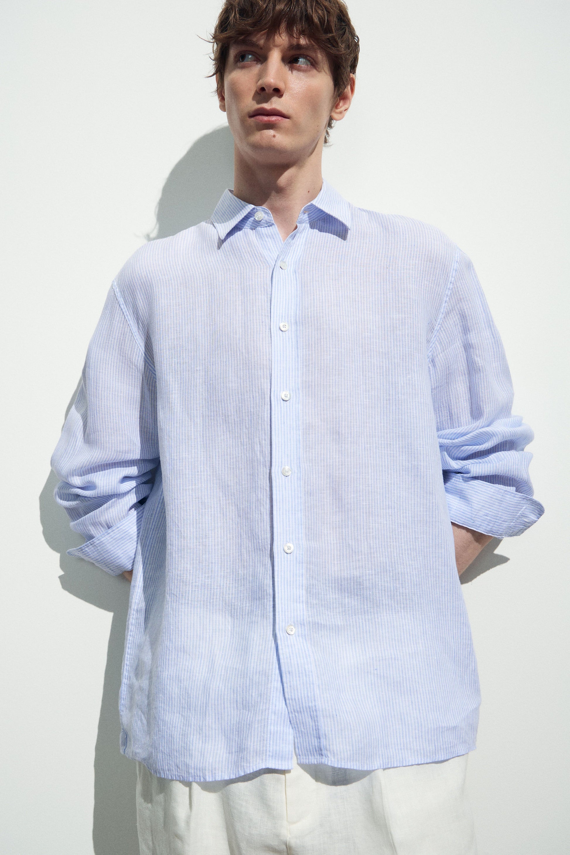 WHITE/BLUE