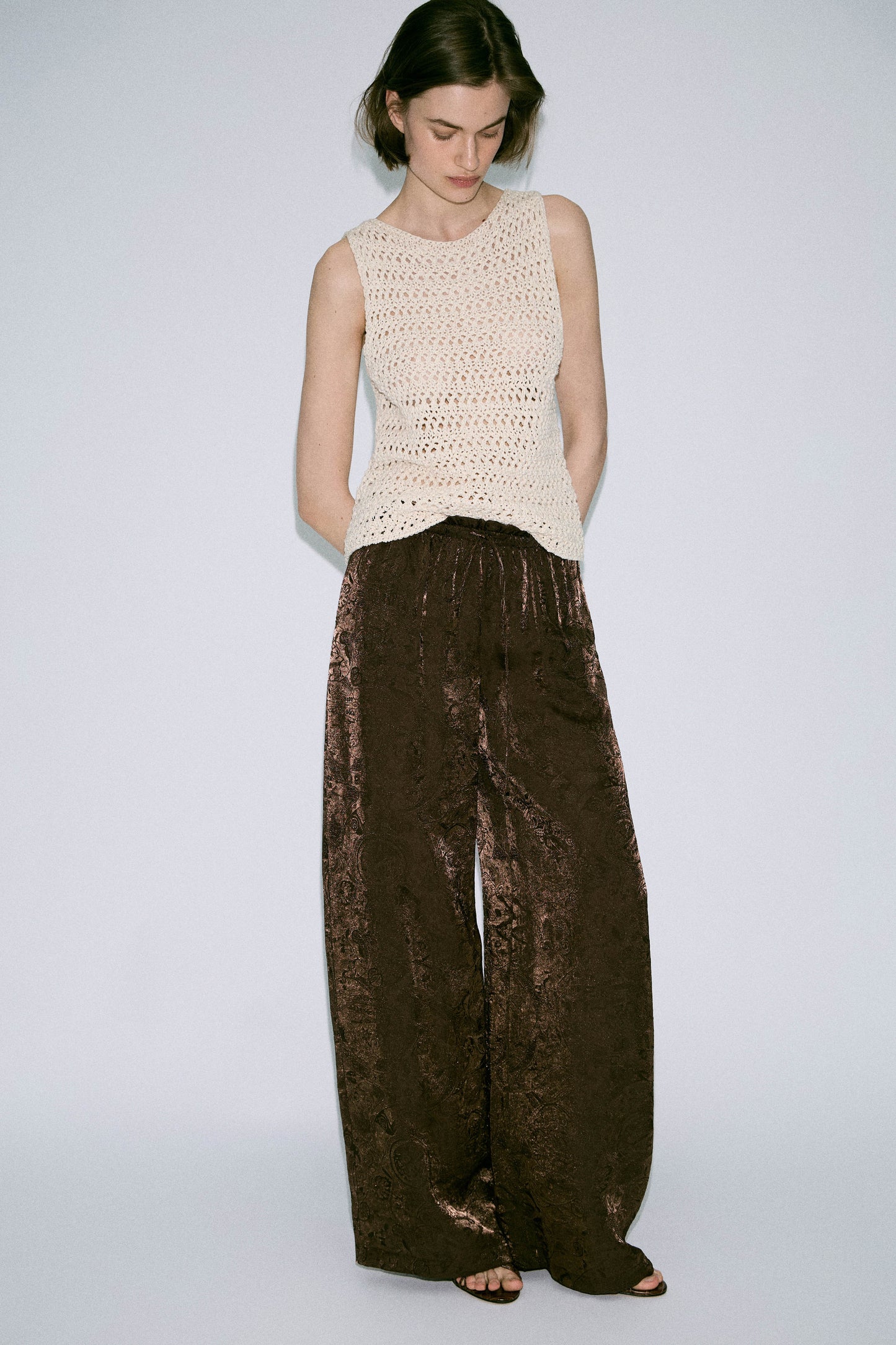 DARK BROWN