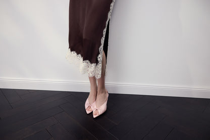 DARK BROWN