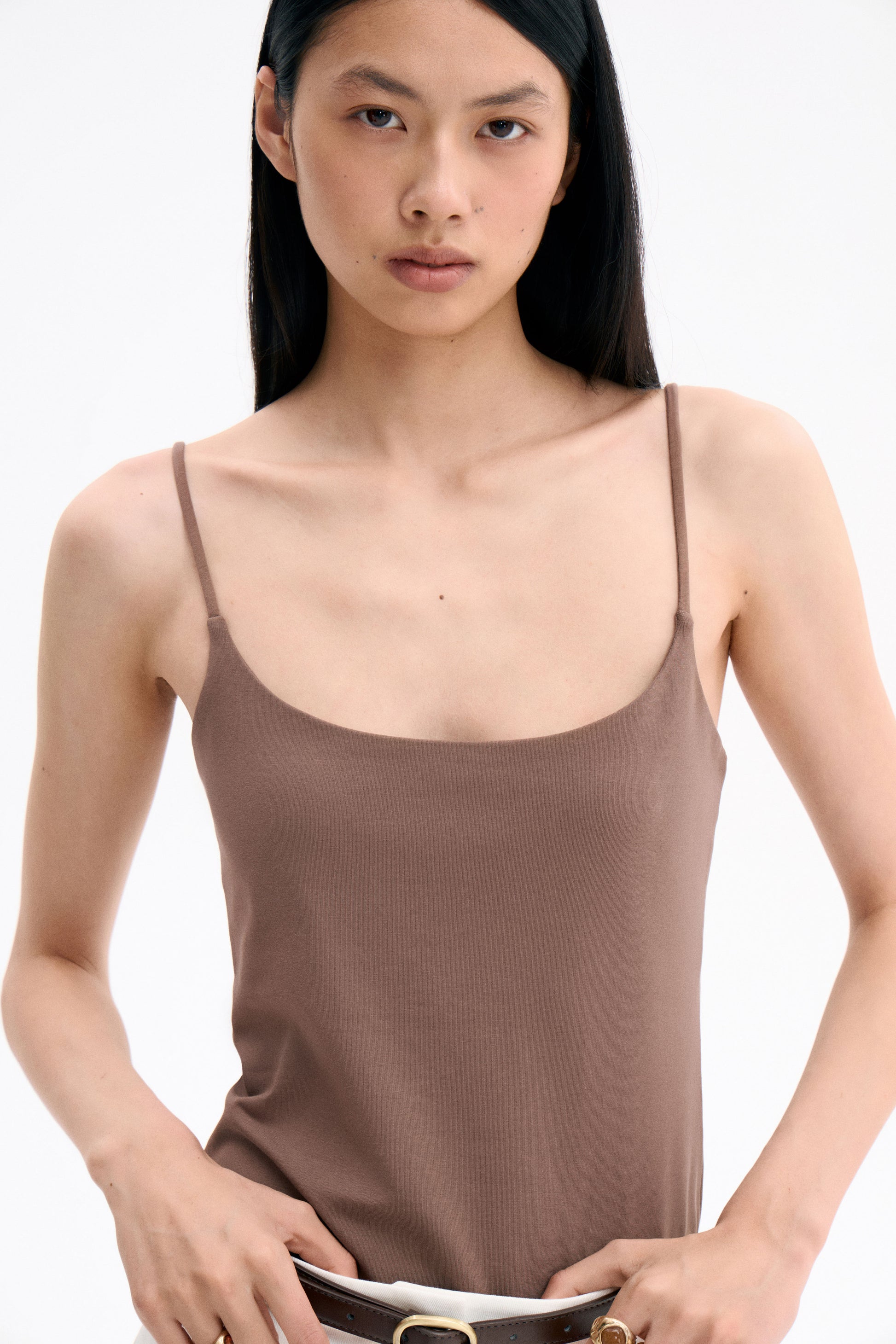 DARK BEIGE