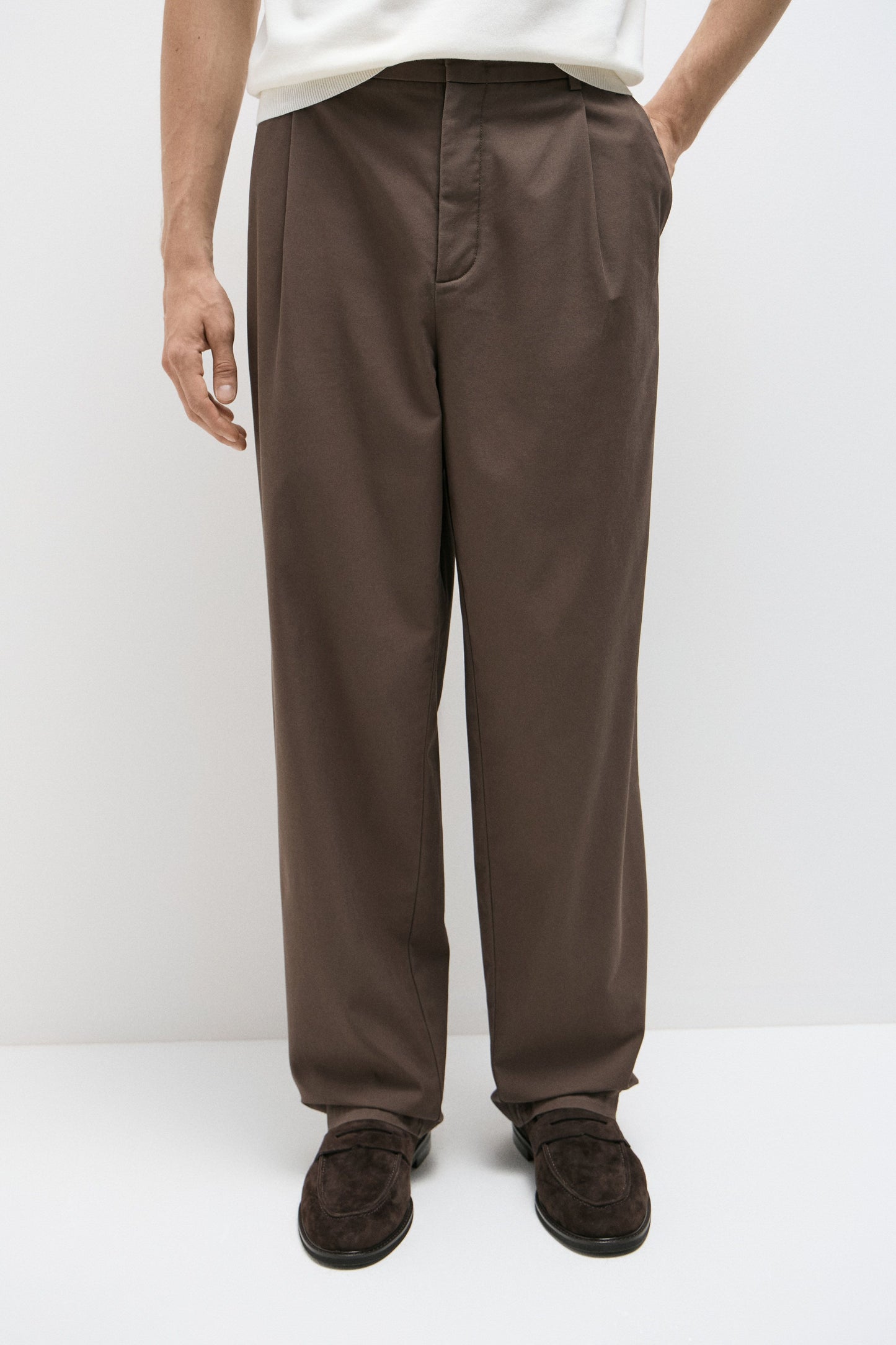 DARK BROWN