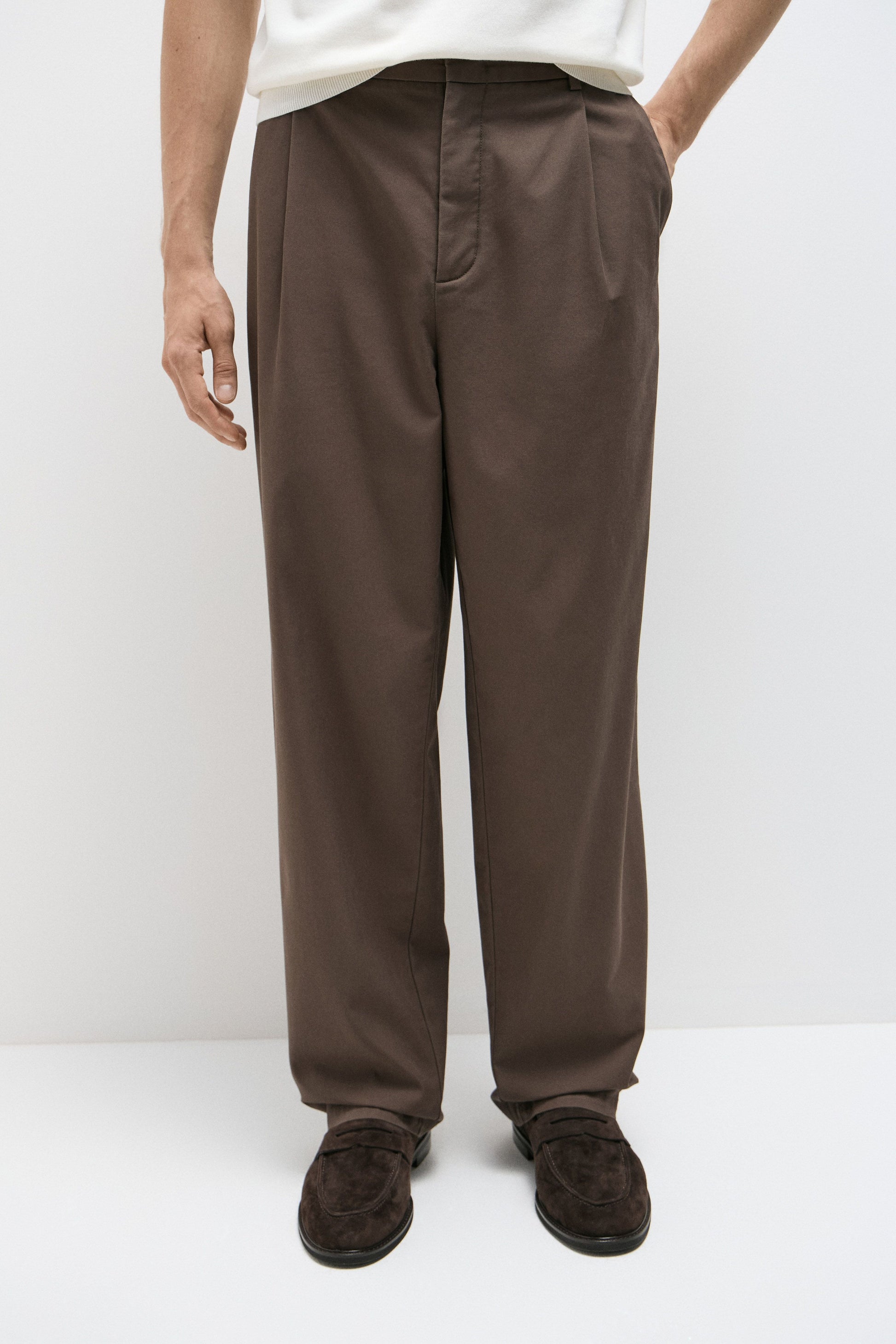DARK BROWN