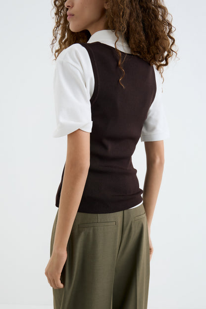 DARK BROWN