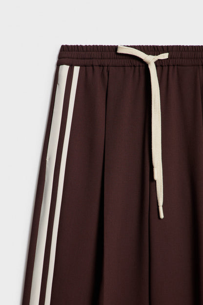 DARK BROWN