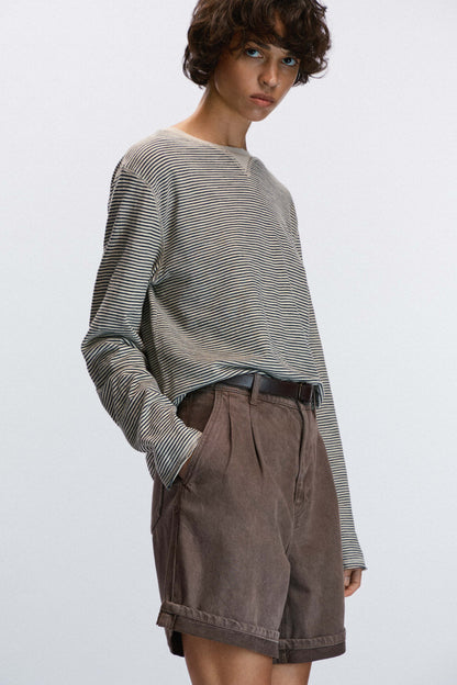 DARK BROWN