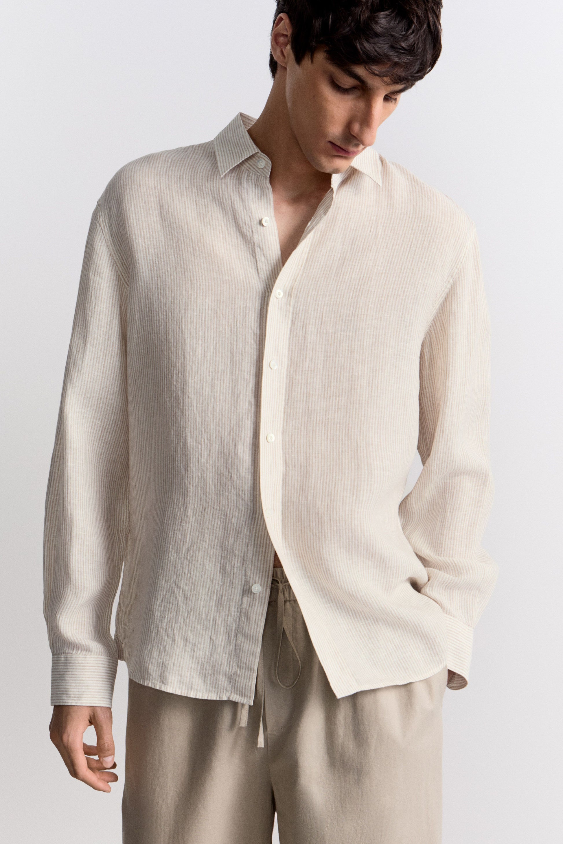 WHITE/BEIGE
