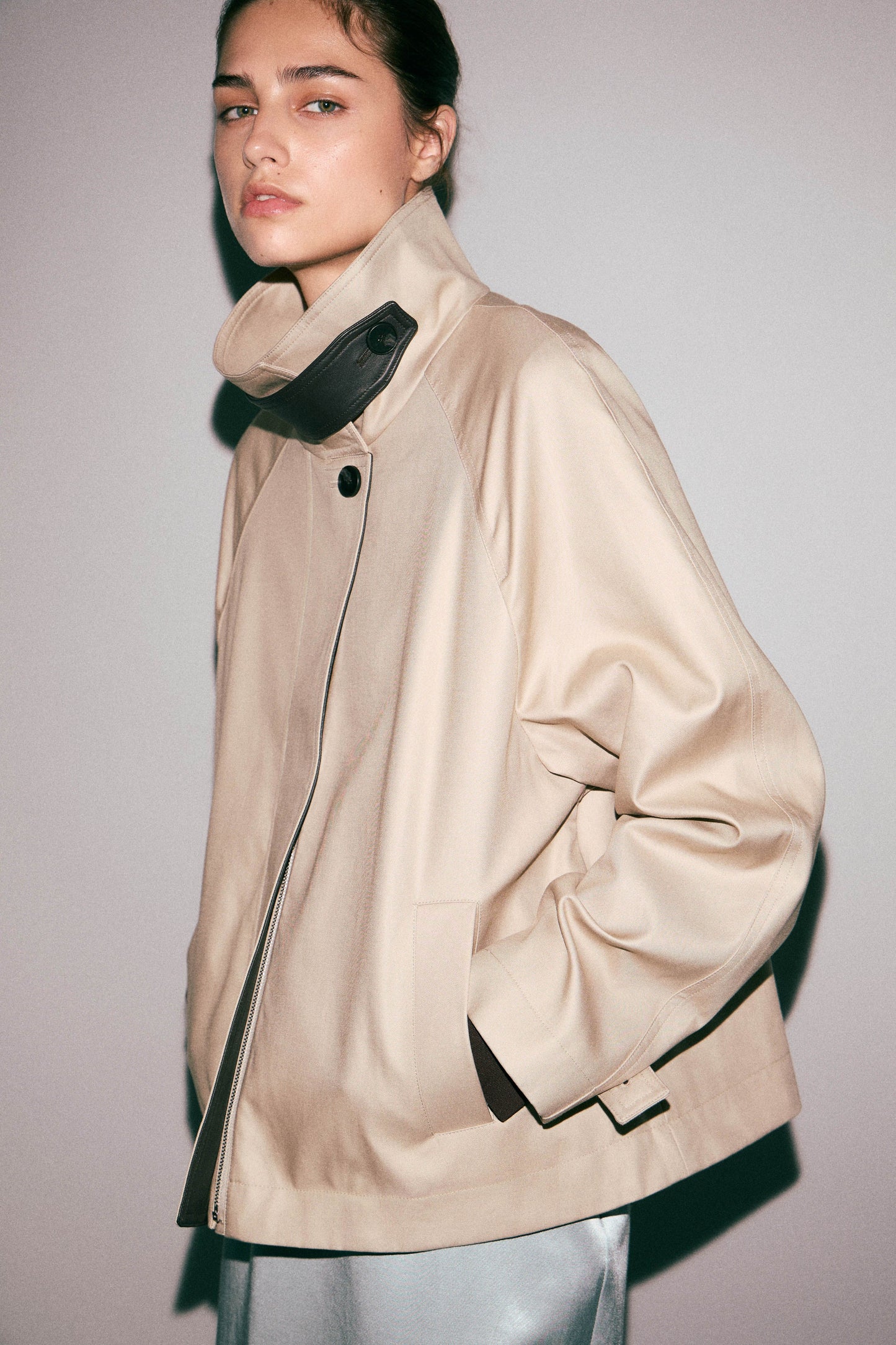 GREY BEIGE
