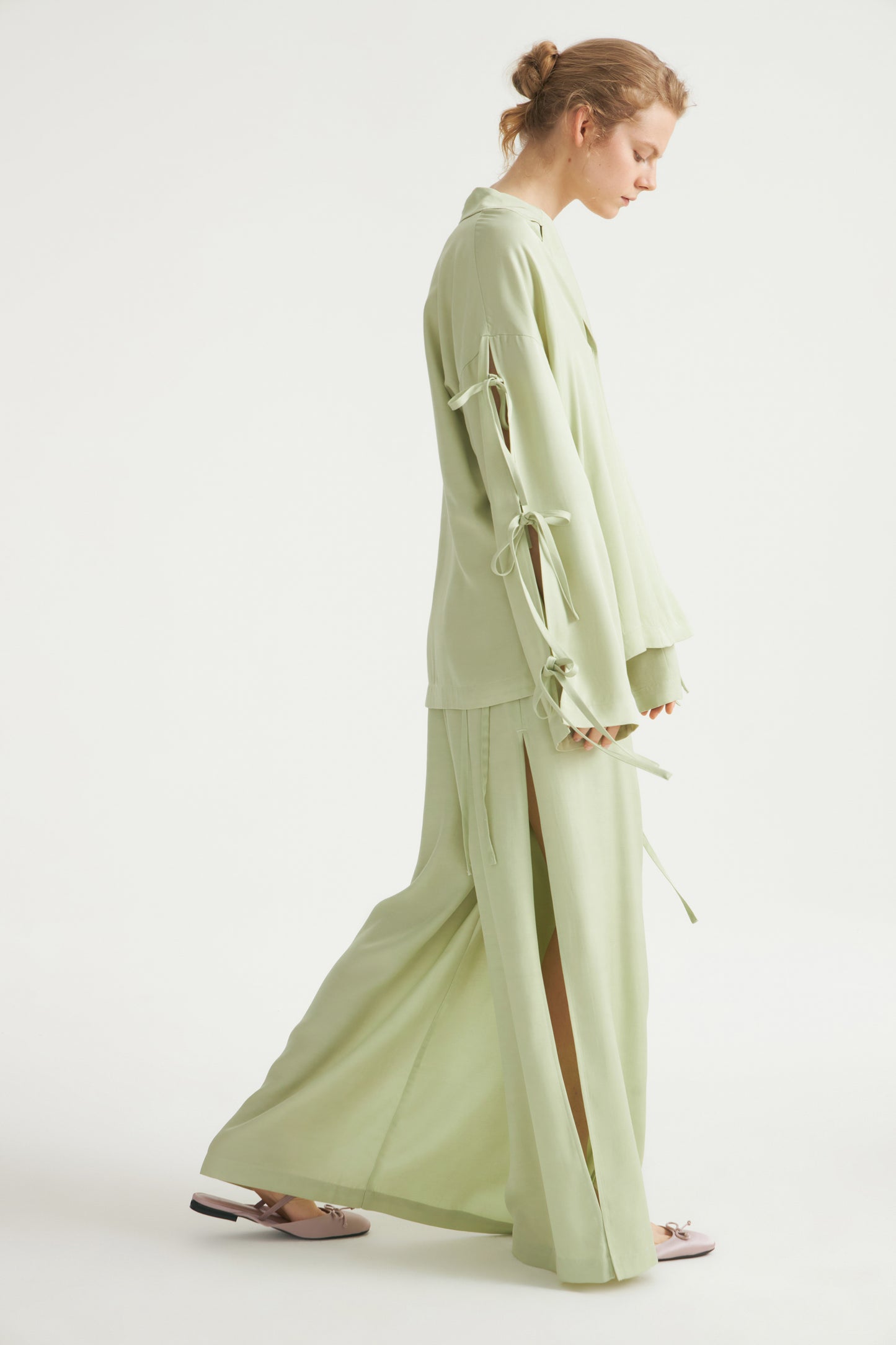 LIGHT GREEN