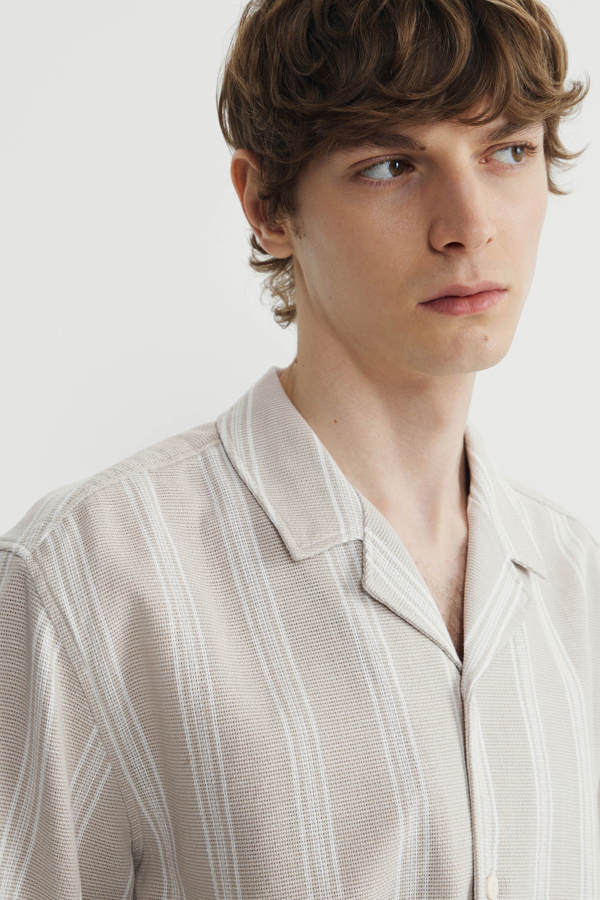 WHITE/BEIGE