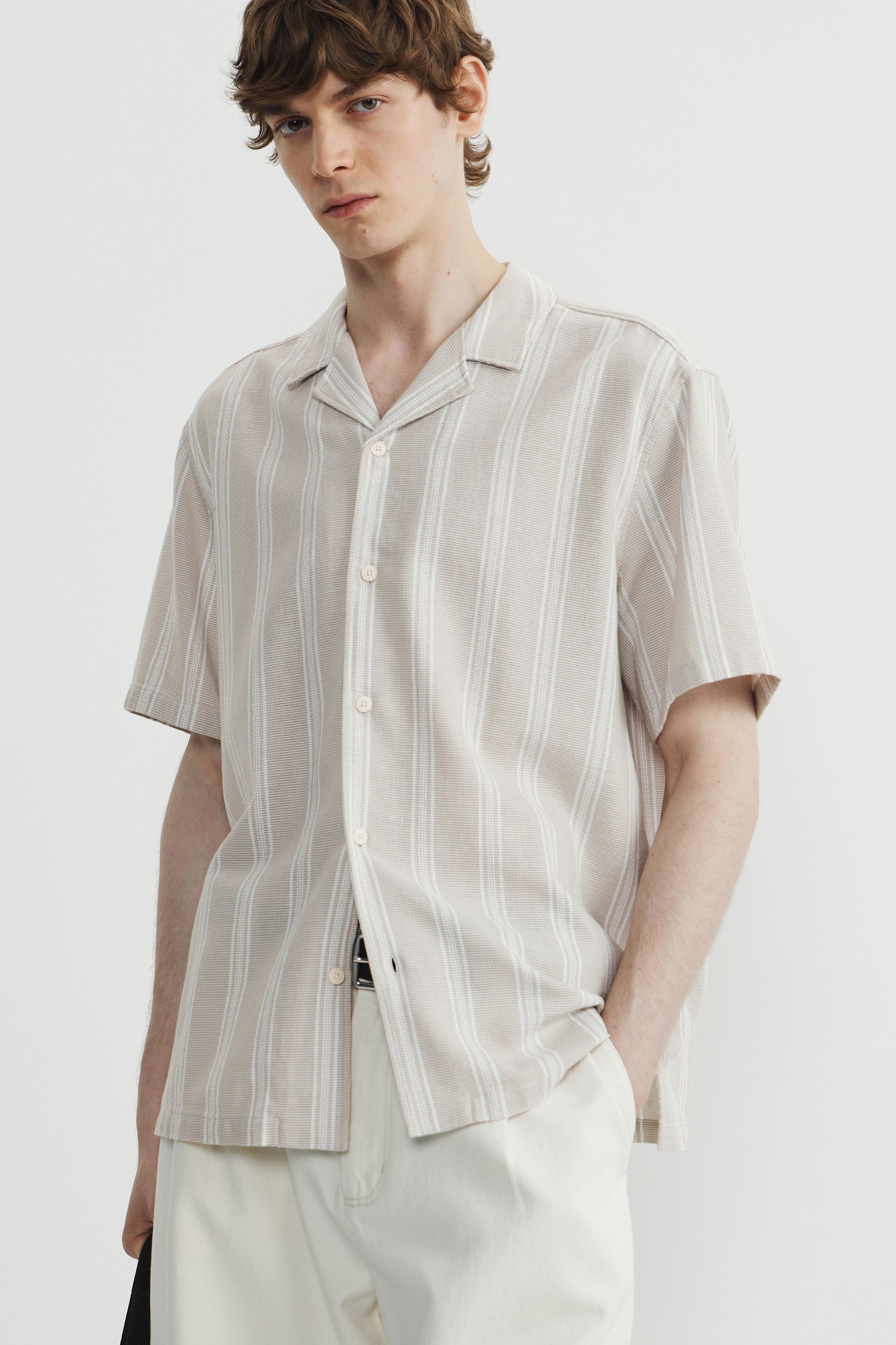 WHITE/BEIGE