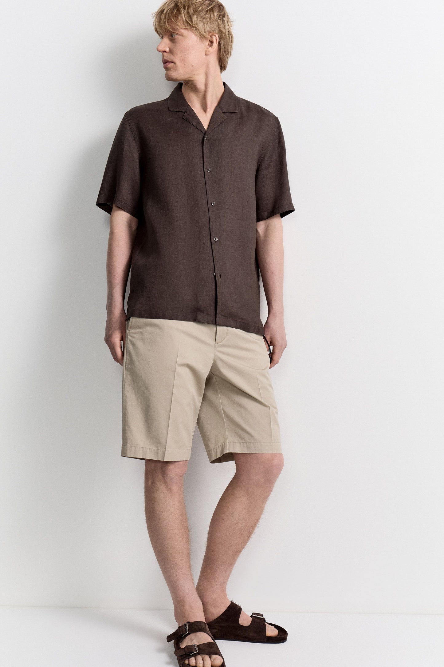 DARK BROWN